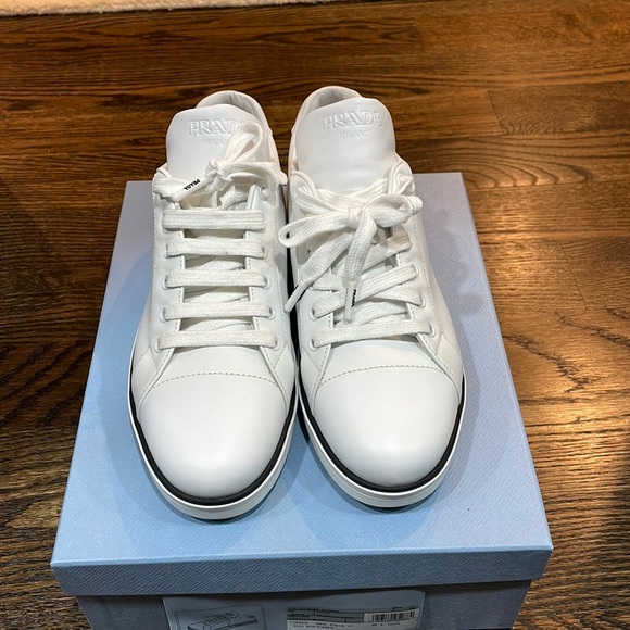 NIB: Prada Low top Leather Sneakers Size 40 - Picture 2 of 11